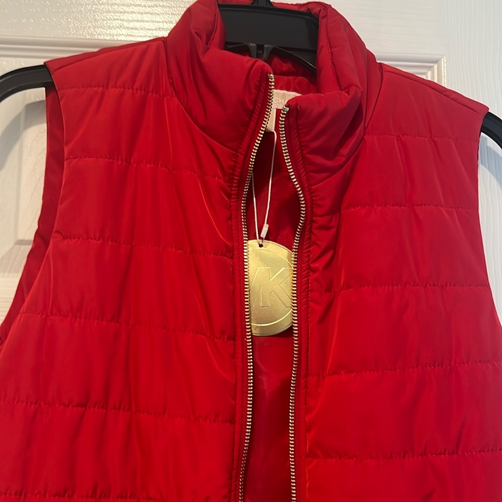 New MKors red vest